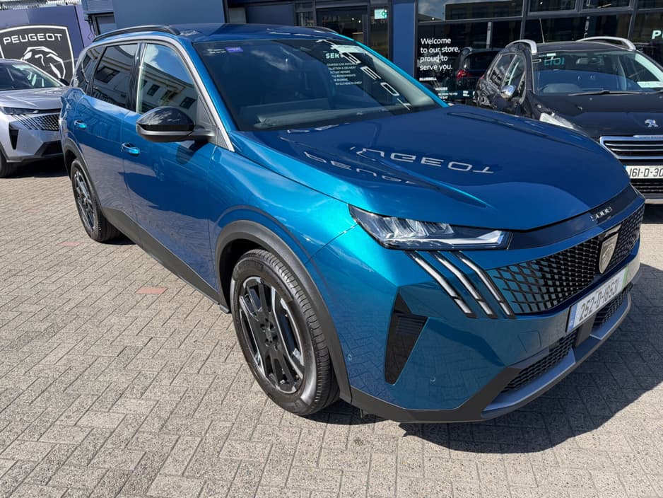 2025 Peugeot 5008