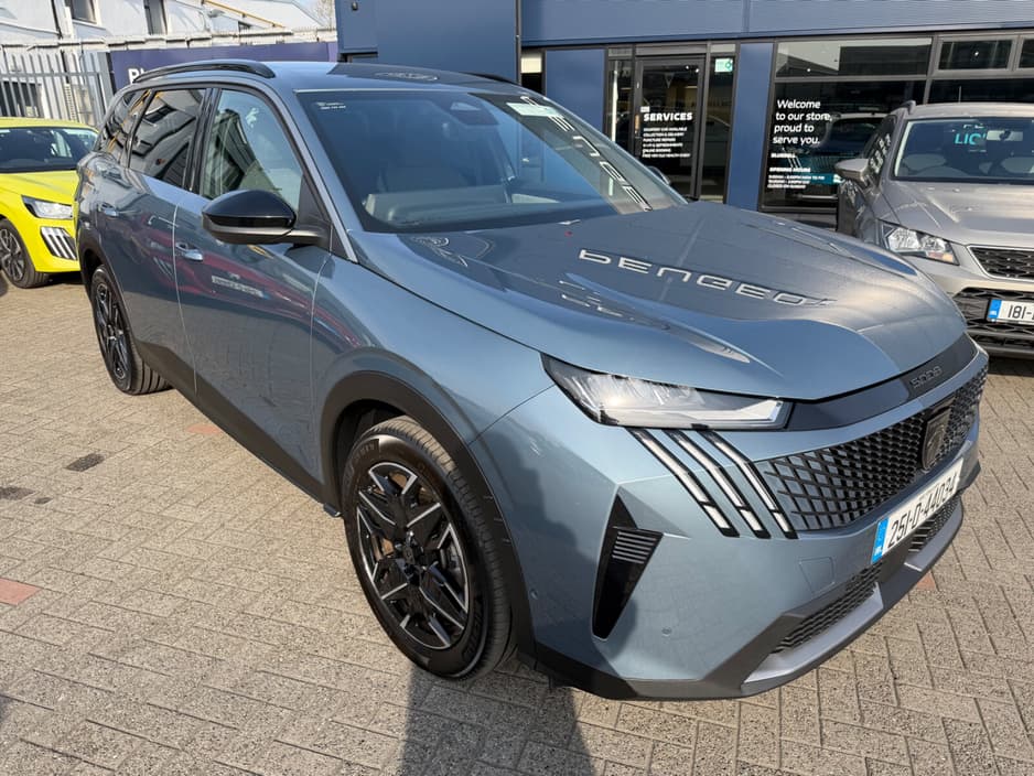 2025 Peugeot 5008