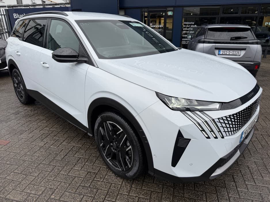 2025 Peugeot 5008